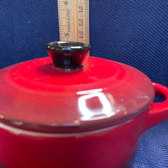Set of 6 Crofton Lidded Mini Ceramic Casserole Dishes in Red Ang White - Picture 8 of 8